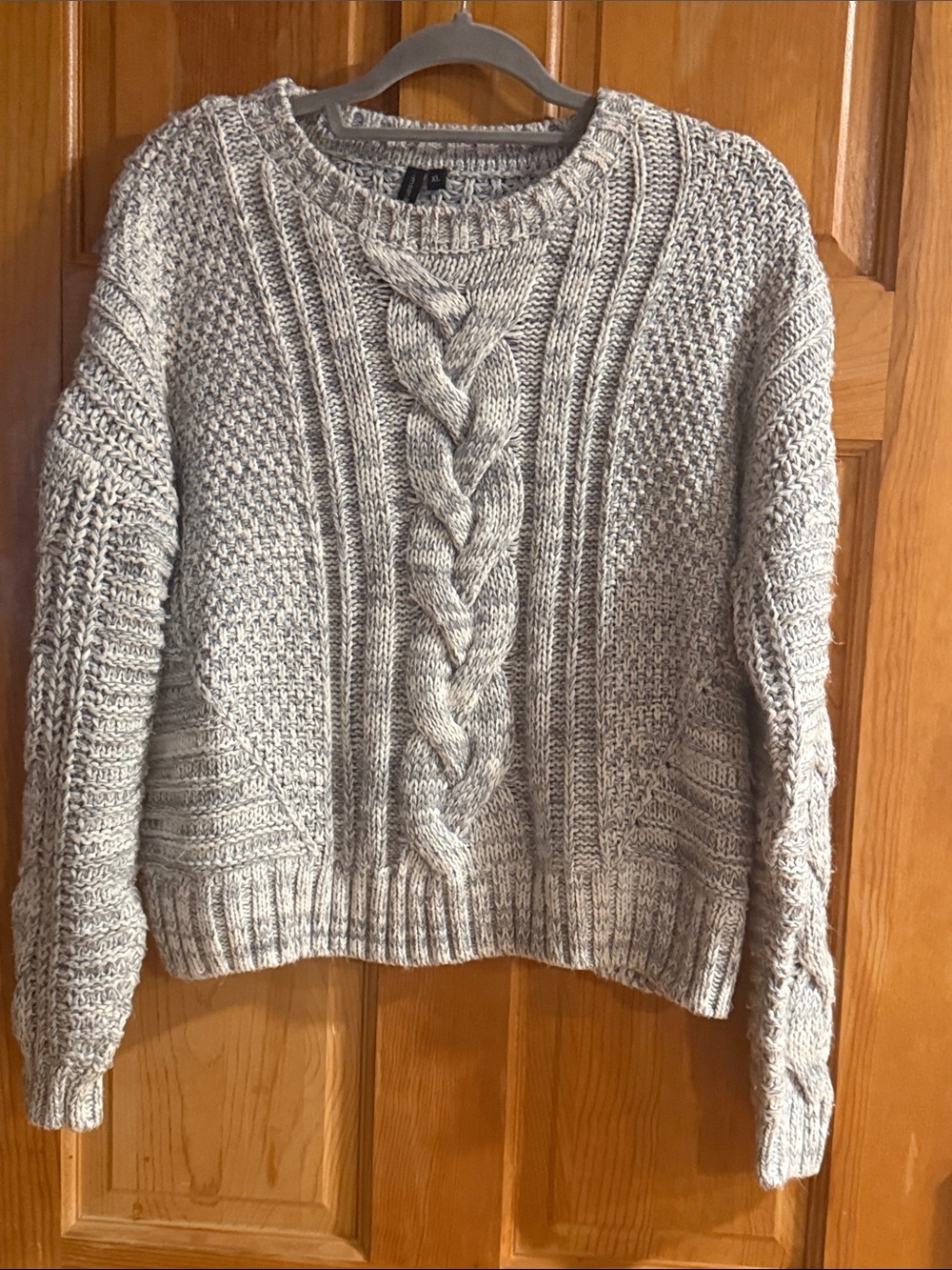 Moon & Madison chunky cable knit sweater size xlarge .